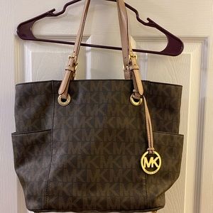 Michael Kors purse & matching wallet